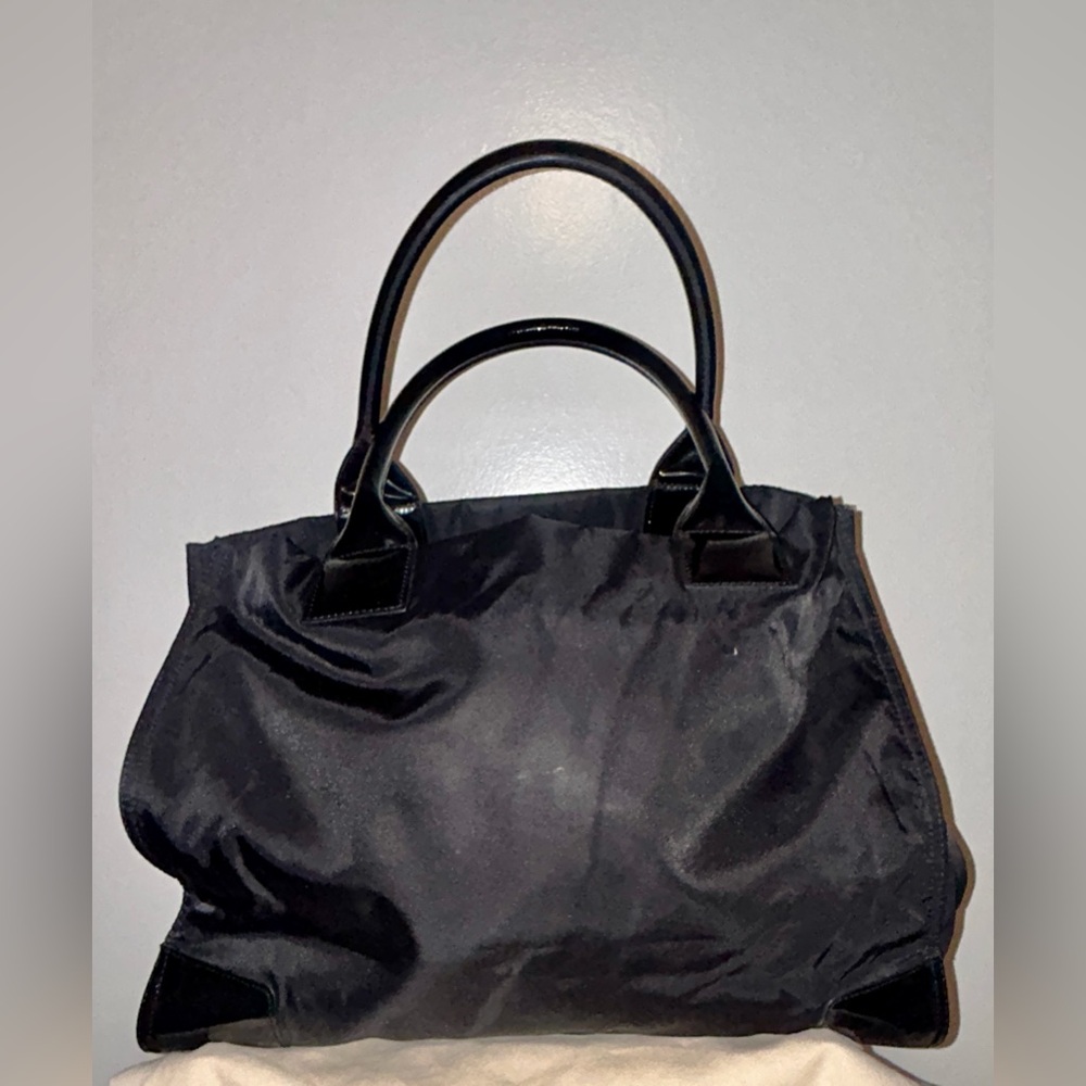Tory Burch Ella Tote, Large Size. Patent Leather and Nylon - Picture 5 of 12
